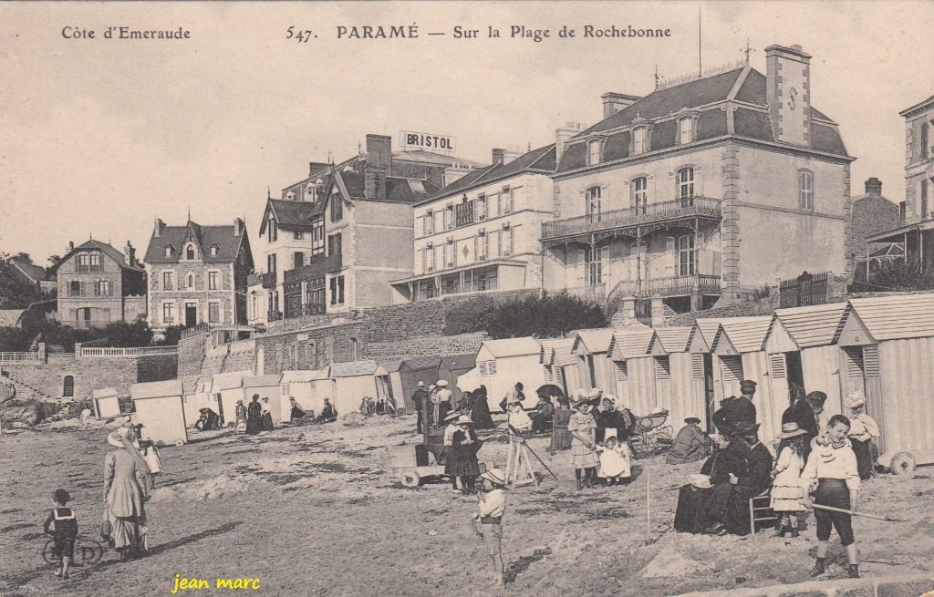 Paramé - Sur la Plage de Rochebonne.jpg