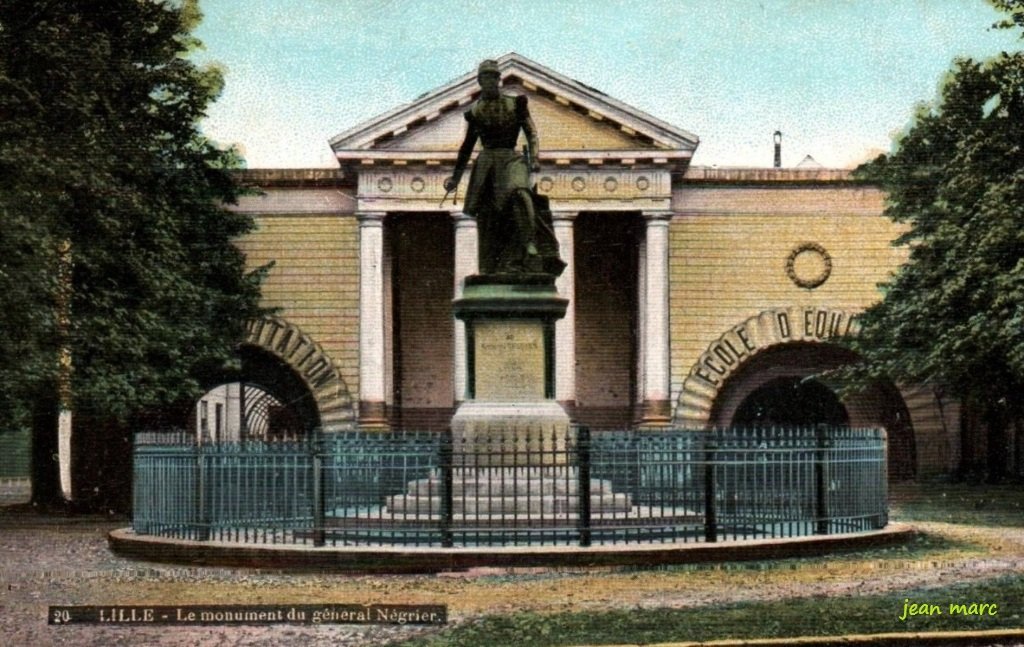 Lille - Le Monument du Général Négrier.jpg
