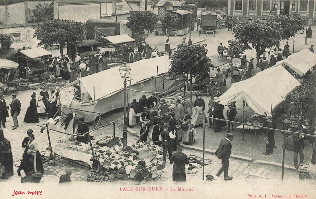 Pacy-sur-Eure - Le Marché.jpg