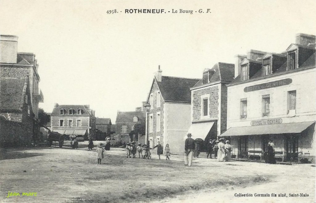 Rothéneuf – Le Bourg.jpg