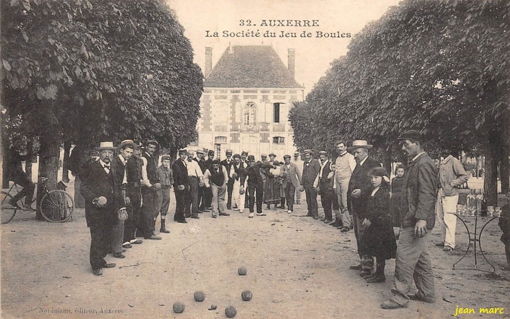 Auxerre - La Société du Jeu de Boules.jpg