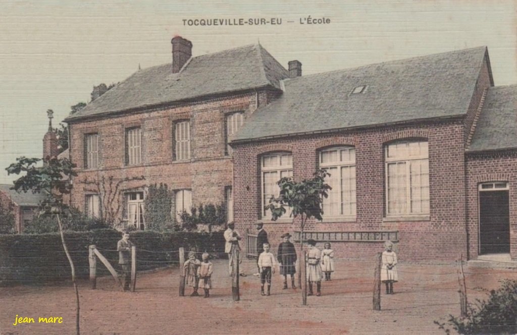 Tocqueville-sur-Eu - L'École.jpg