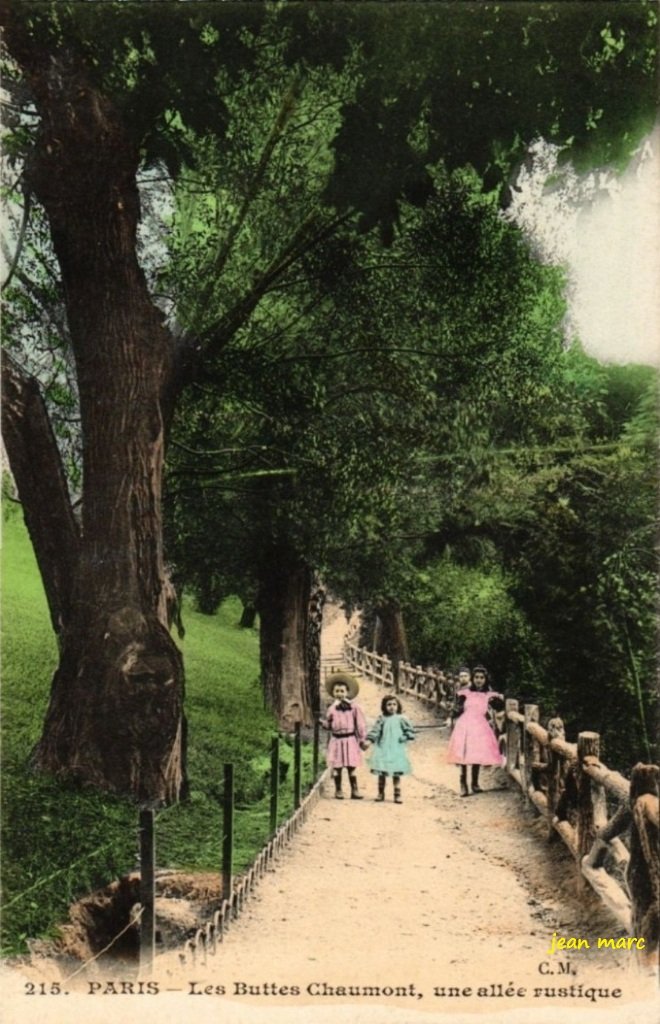 Paris XIXe - Buttes-Chaumont - Une Allée rustique.jpg