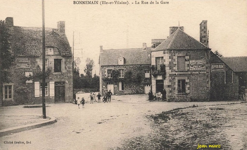 Bonnemain - Rue de la Gare.jpg