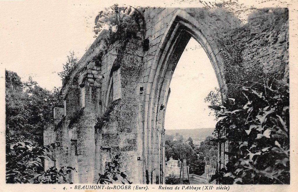 Beaumont le Roger 4.jpg