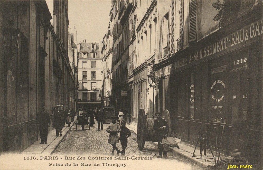 Paris IIIe - Rue des Coutures Saint-Gervais, prise de la Rue de Thorigny.jpg