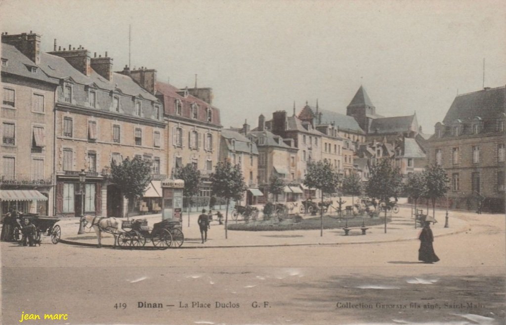 Dinan – Place Duclos.jpg