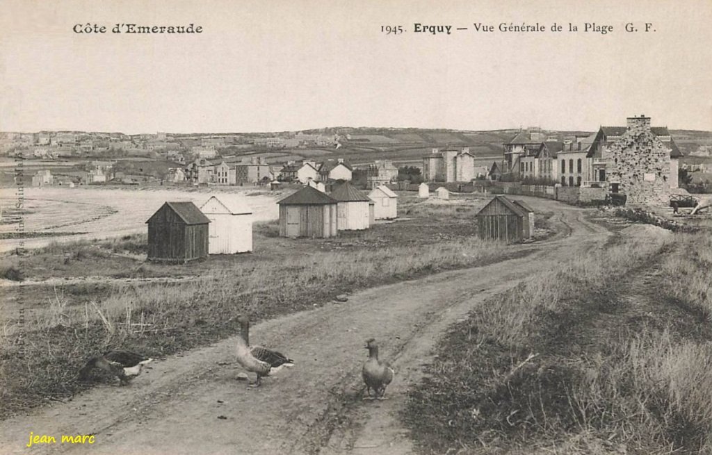 Erquy - Vue Générale de la Plage.jpg