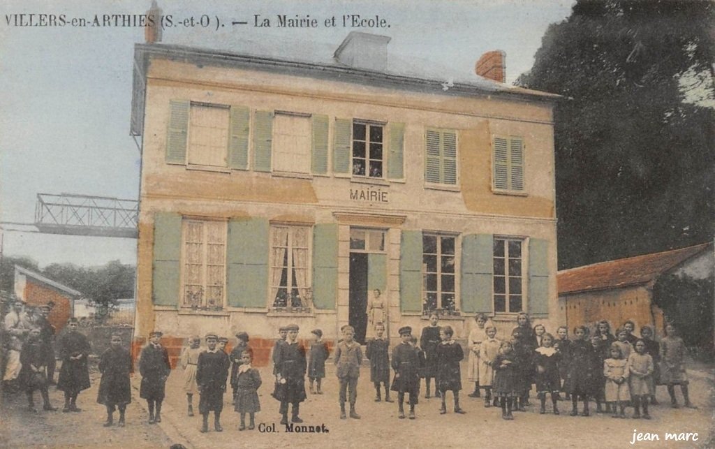 Villers-en-Arthies - La Mairie et l'École.jpg