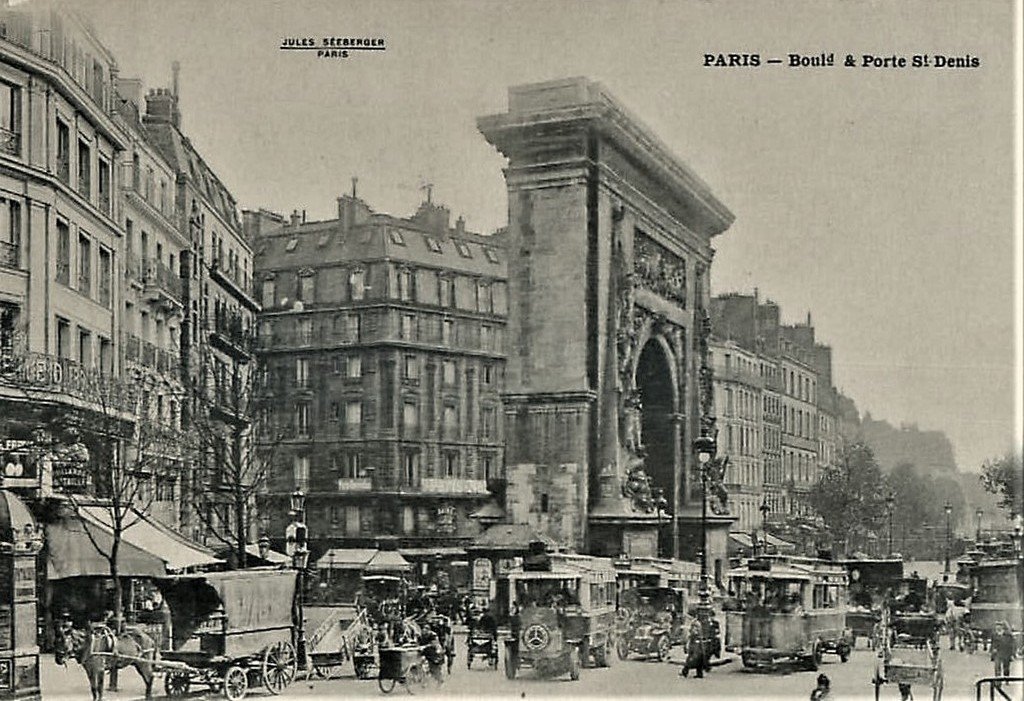 Paris Bd Saint-Denis 1.jpg