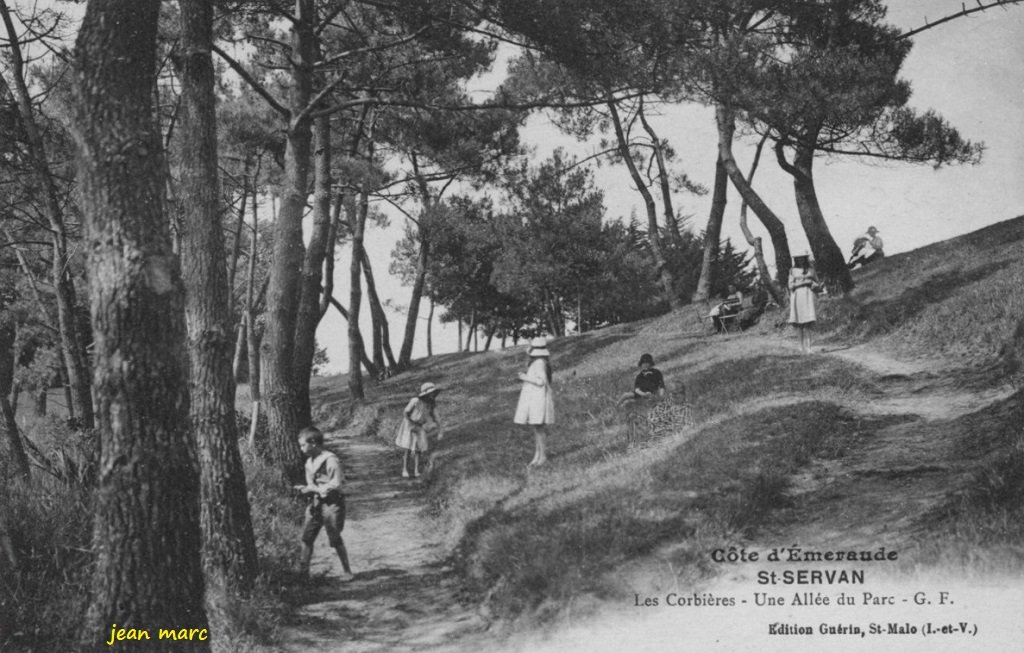 Saint-Servan - Les Corbières - Une allée du Parc.jpg