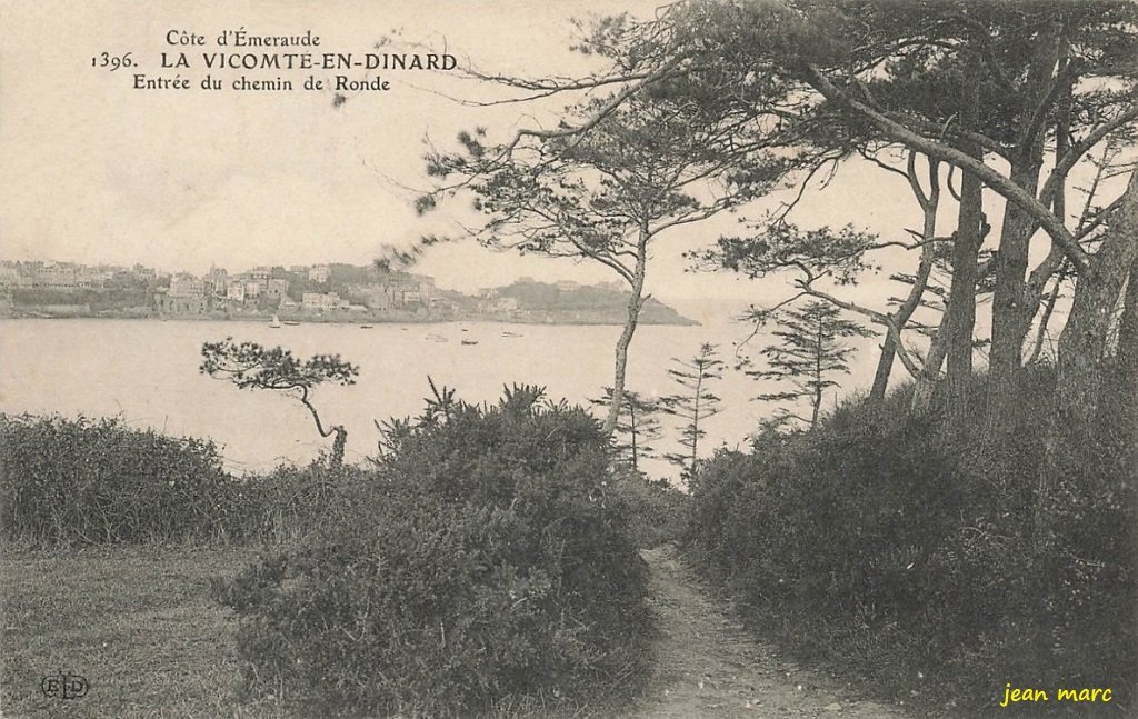 La Vicomté en Dinard - Entrée du Chemin de Ronde.jpg