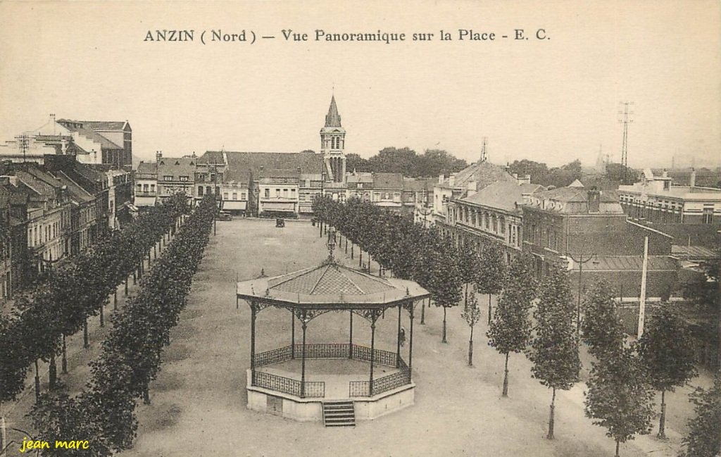 Anzin - Vue panoramique sur la Place.jpg