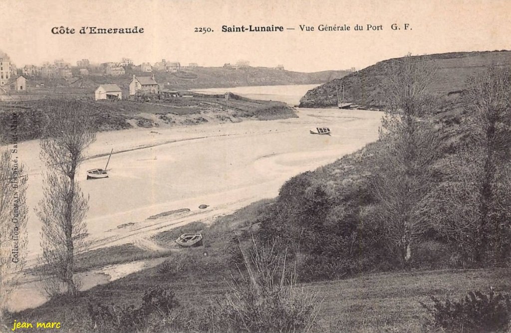 Saint-Lunaire - Vue générale du Port.jpg