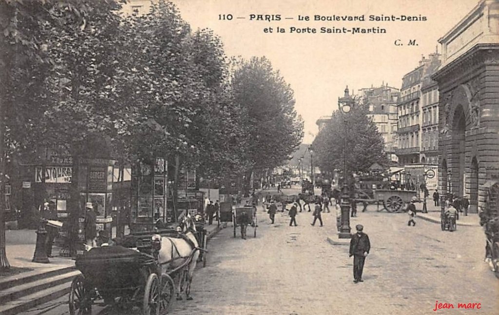 Paris Xe - Le Boulevard Saint-Denis et la Porte Saint-Martin.jpg