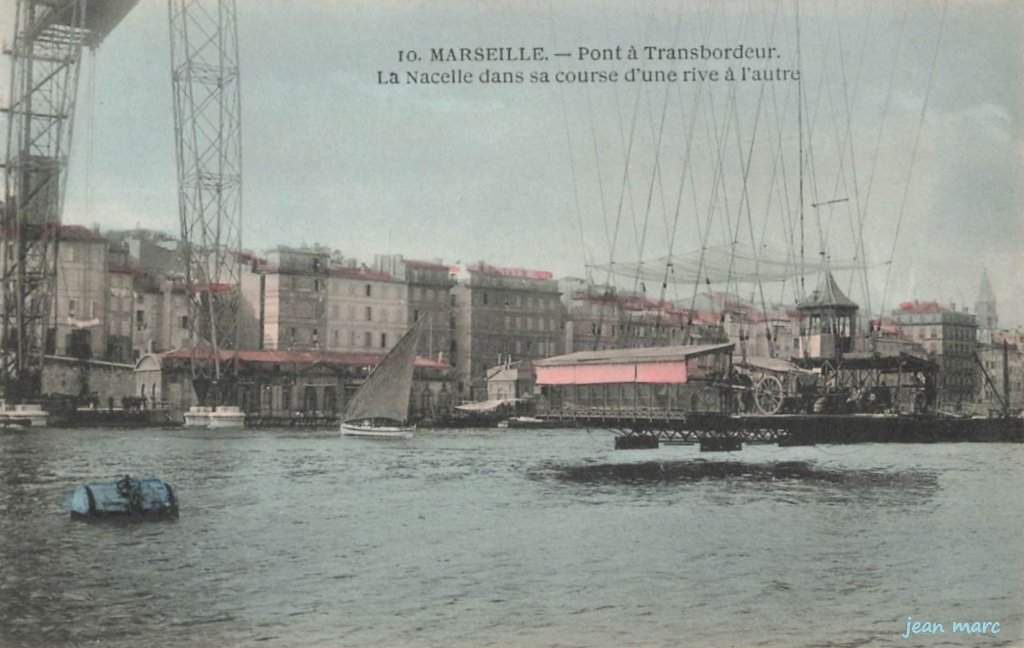 Marseille - Pont à Transbordeur - La Nacelle dans sa course d'une rive à l'autre.jpg