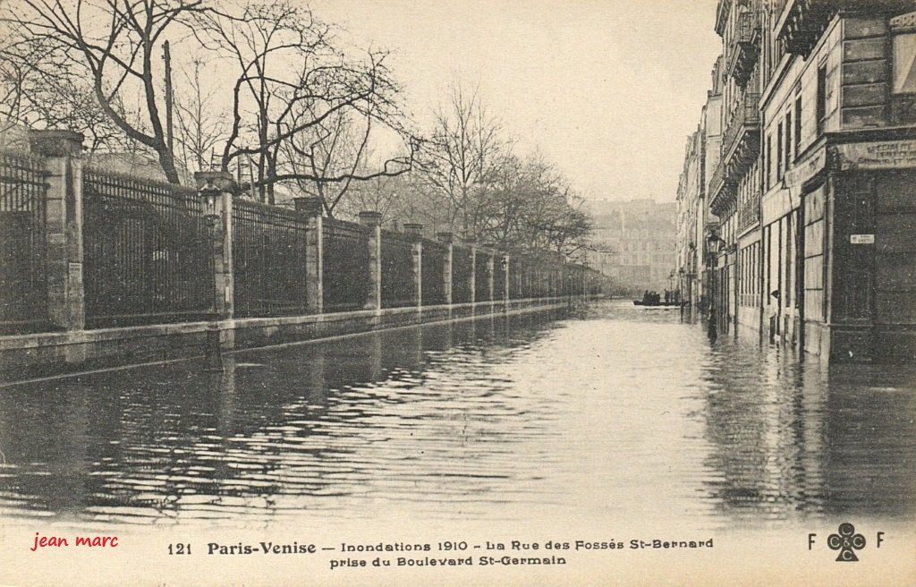 Paris Ve - Paris-Venise 121 - Inondations 1910 - La Rue des Fossés Saint-Bernard prise du Boulevard Saint-Germain.jpg