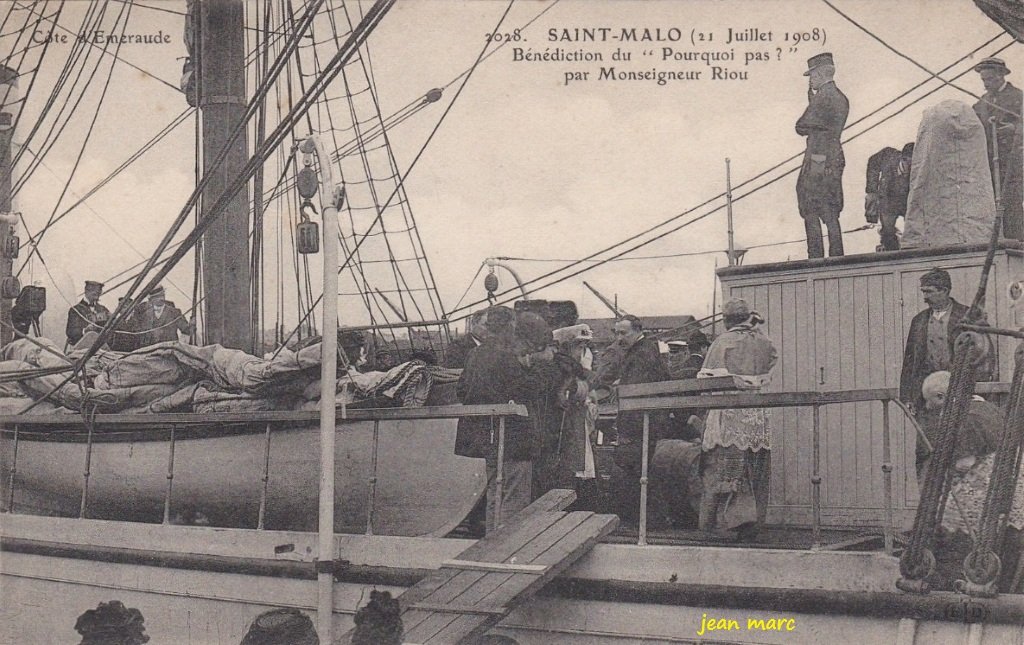 Saint-Malo - Bénédiction du Pourquoi Pas par Monseigneur Riou.jpg