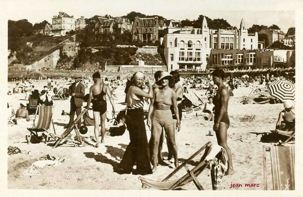Dinard - La Plage et le Casino.jpg