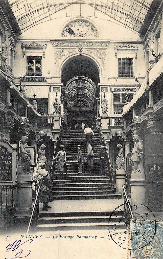Nantes - Passage Pommeraye (45).jpg