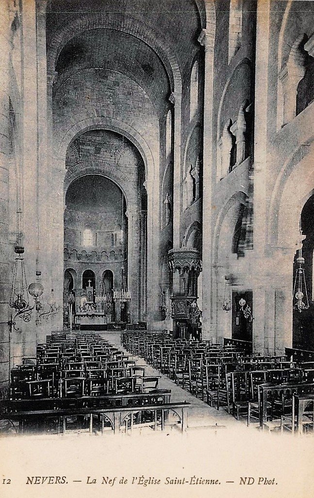 Nevers (12) Eglise.jpg