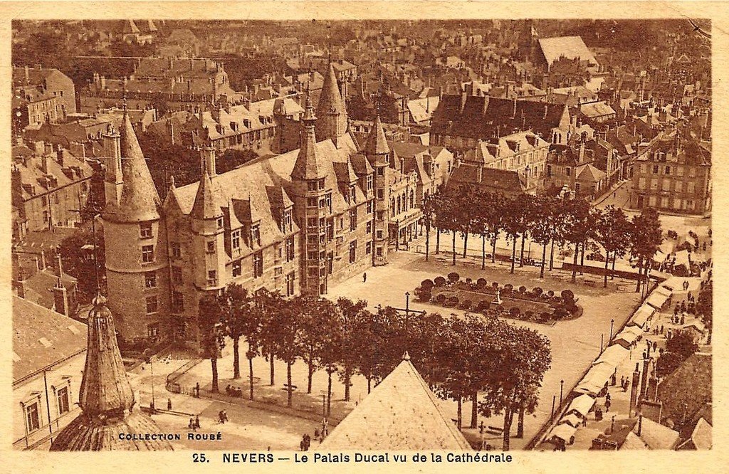Nevers (25) Palais.jpg