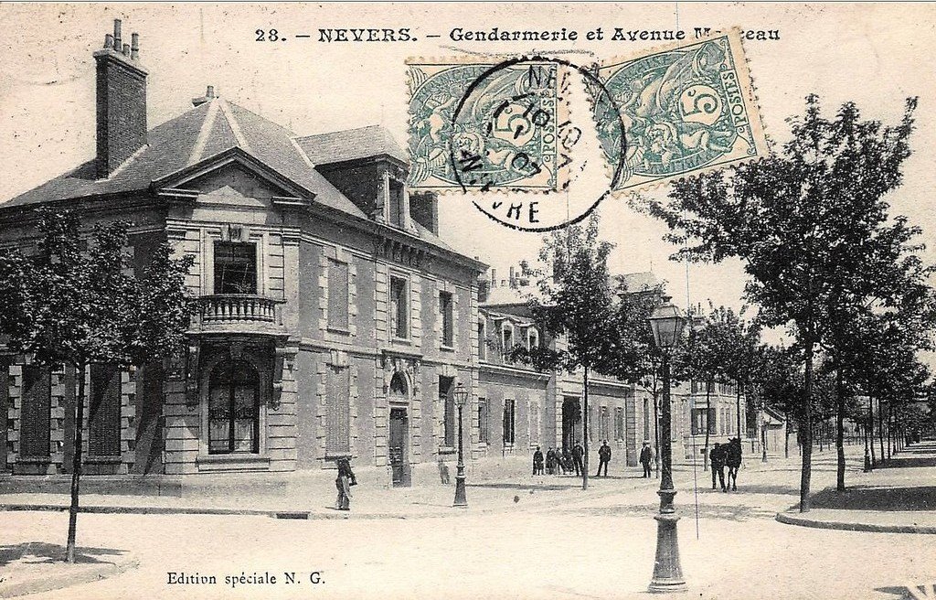 Nevers (28) Gendarmerie.jpg