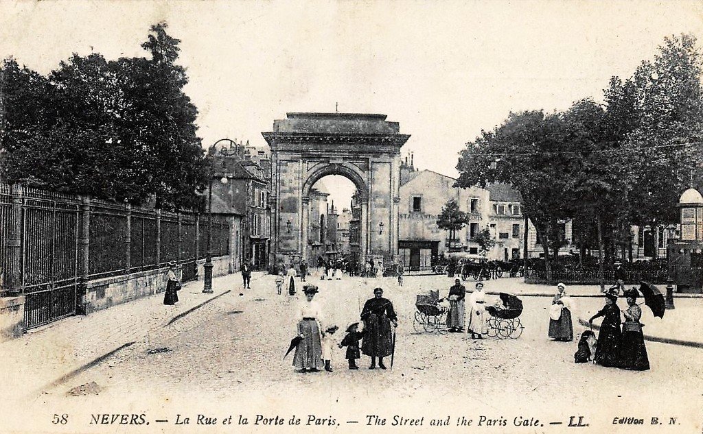 Nevers 58 LL.jpg
