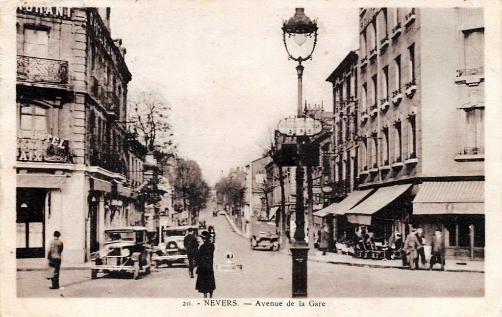 Nevers (20) Avenue.jpg