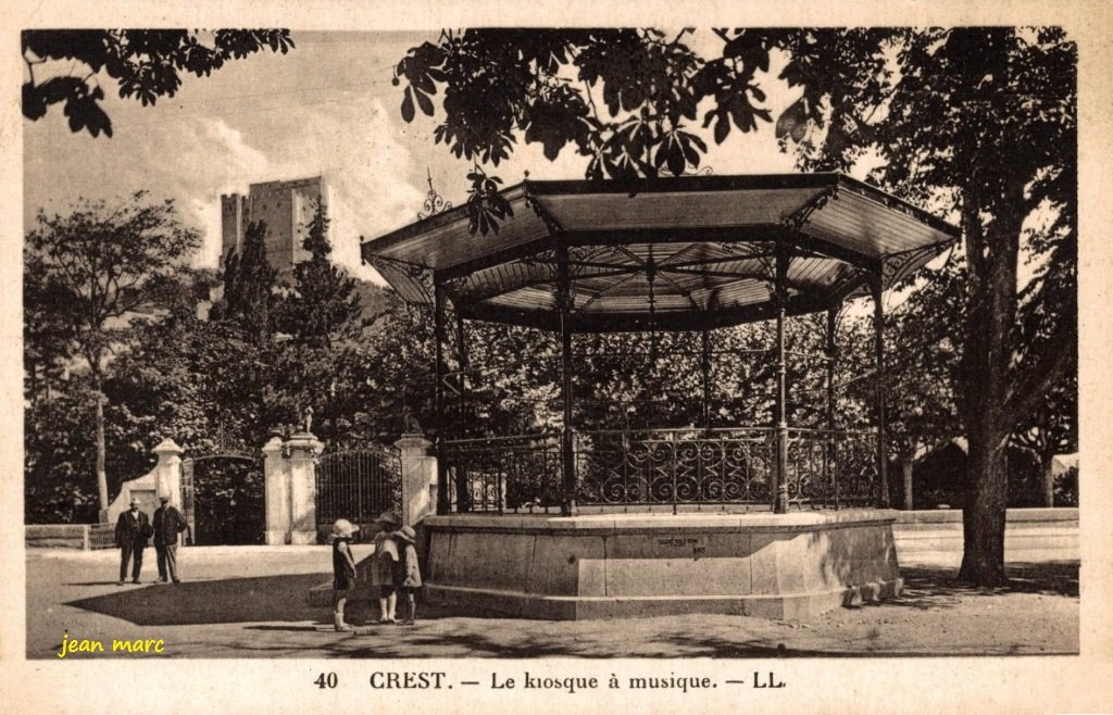 Crest - Le Kiosque à musique.jpg
