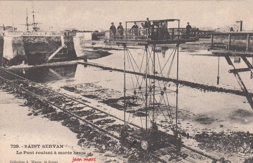 Saint-Servan - Le Pont roulant à marée basse.jpg