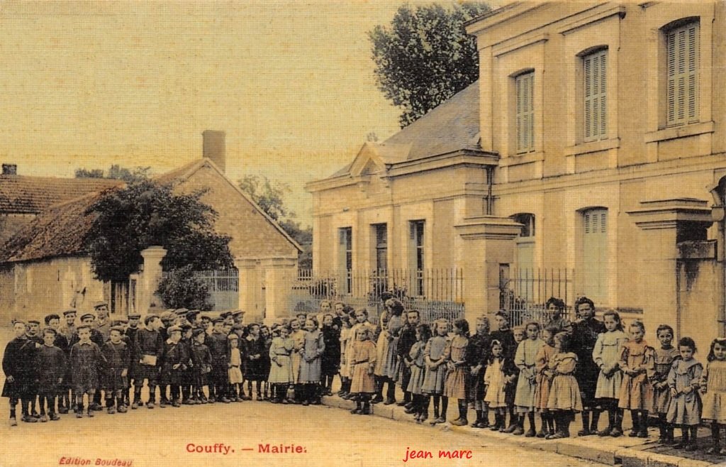 Couffy - Mairie école.jpg