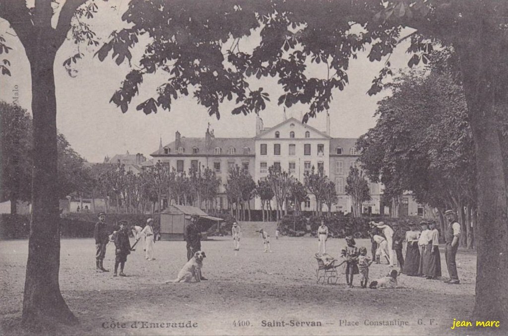 Saint-Servan - Place Constantine.jpg