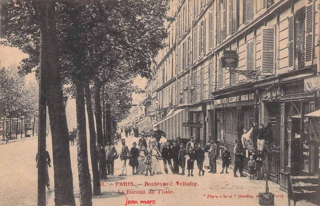 Paris XIe - Boulevard Voltaire - Le Bureau de Poste.jpg