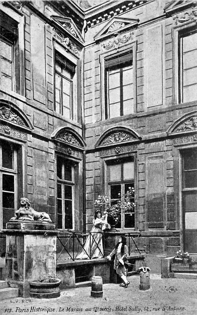 Paris Hôtel Sully 915 NB.jpg