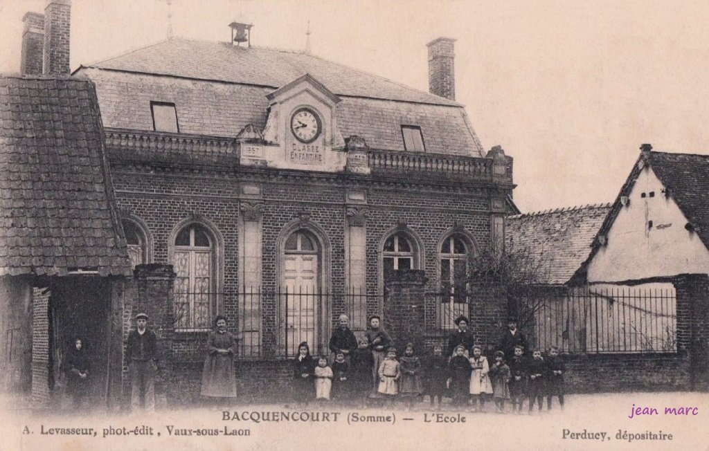 Bacquencourt - L'École.jpg