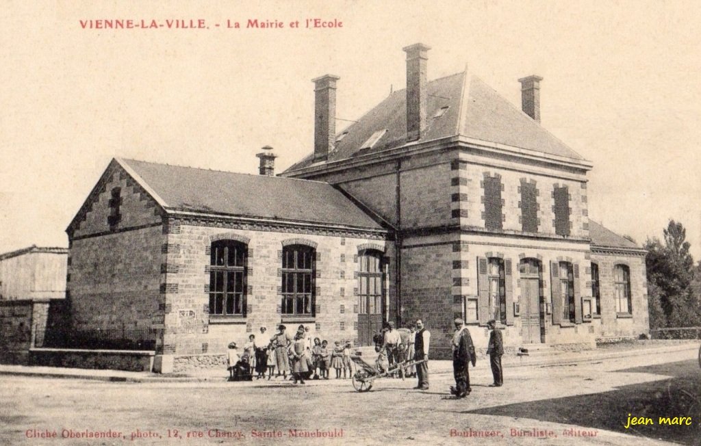 Vienne-la-Ville - La Mairie et l'École.jpg