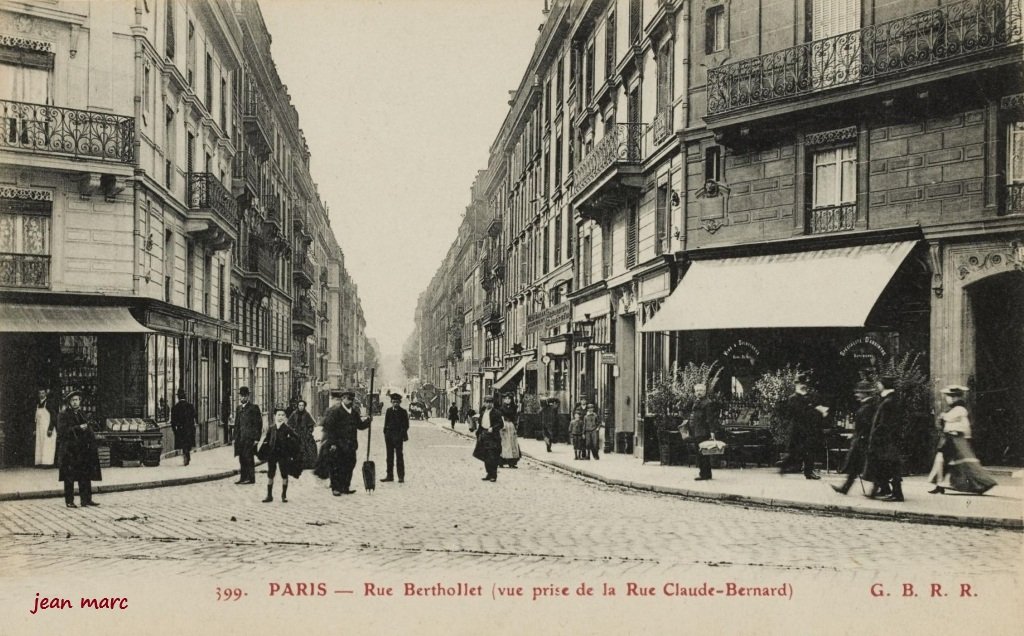 Paris Ve - Rue Berthollet (vue prise de la rue Claude Bernard).jpg