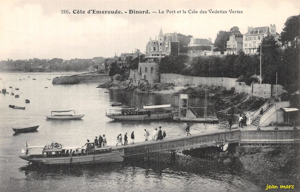 Dinard - Le Port et la Cale des Vedettes Vertes.jpg