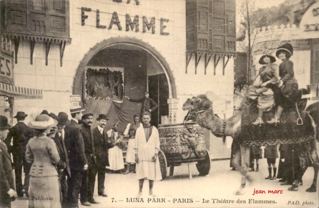 Paris - Luna Park - Le Théâtre des Flammes.jpg