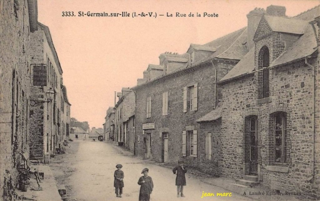 Saint-Germain-sur-Ille - La Rue de la Poste.jpg