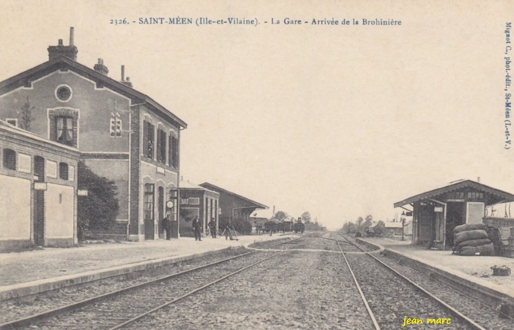 Saint-Méen - La Gare - Arrivée de la Brohinière.jpg