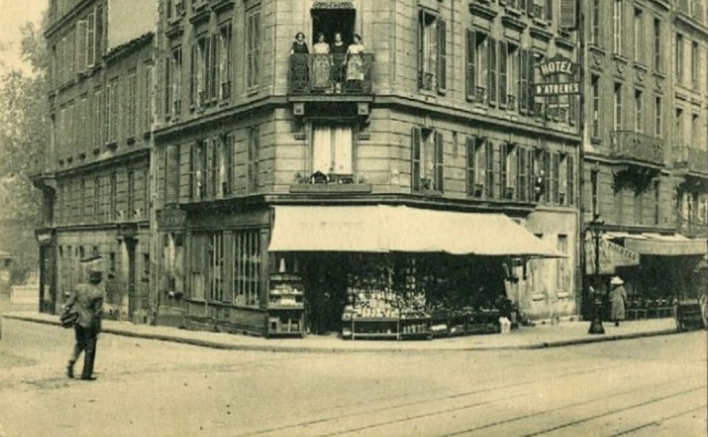 Bazar Bokanowski 6 rue Gay-Lussac, à l'angle de la rue Royer-Collard.jpg