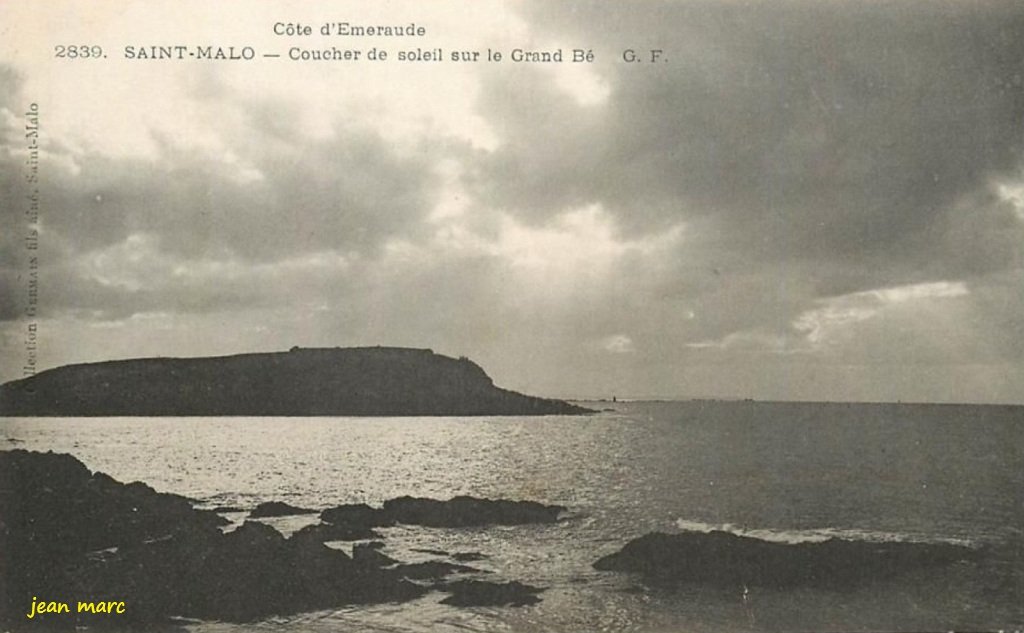 Saint-Malo - Coucher de soleil sur le Grand Bé.jpg