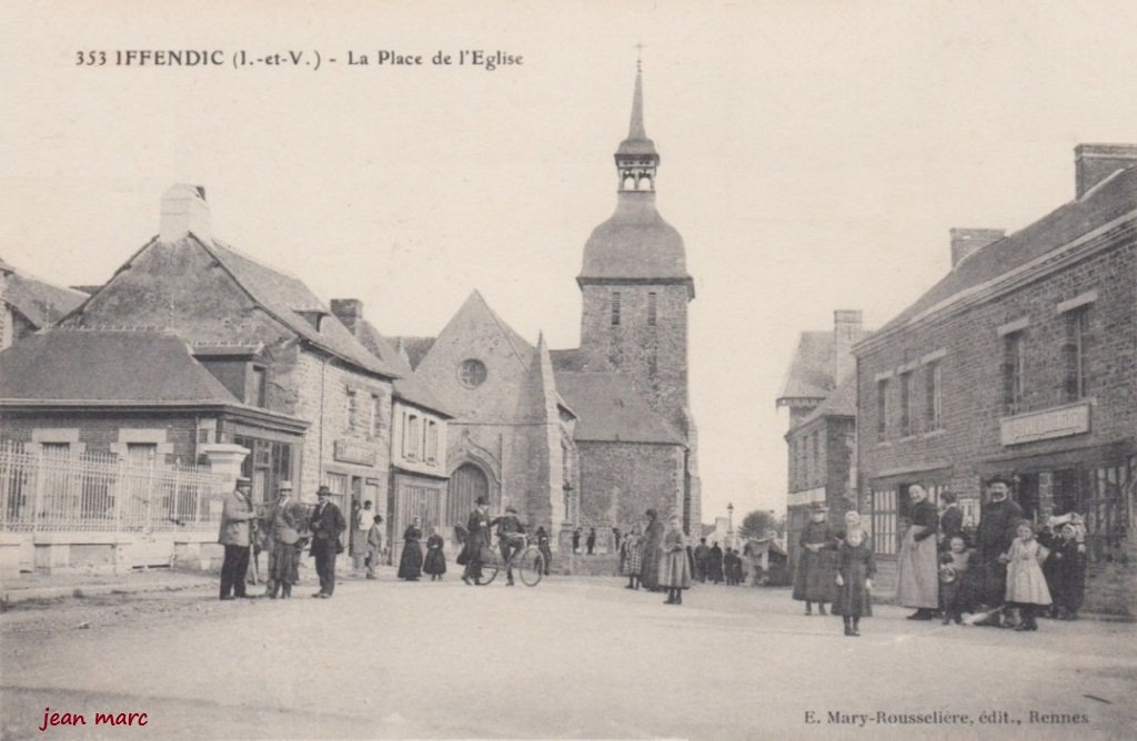 Iffendic - La Place de l'Église.jpg