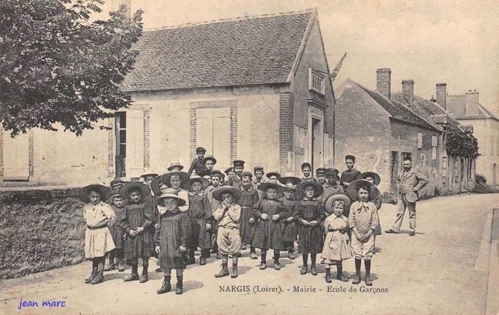 Nargis - Mairie - École de Garçons.jpg
