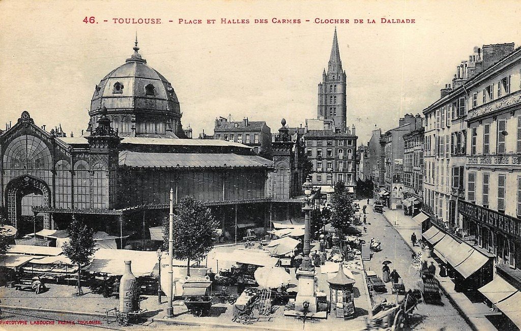 Toulouse (46) Pl des Carmes.jpg