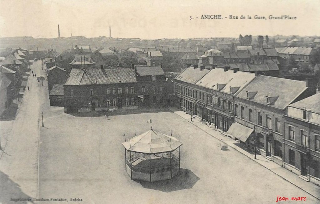 Aniche - Rue de la Gare, Grand'Place.jpg