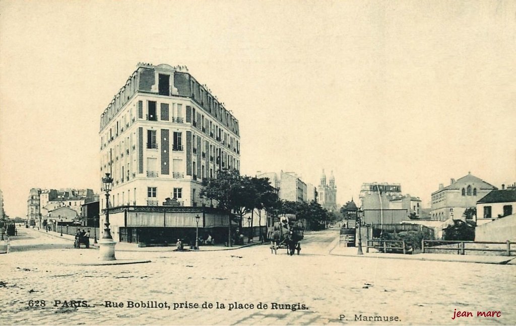 Paris XIIIe - Rue Bobillot, prise de la Place de Rungis.jpg
