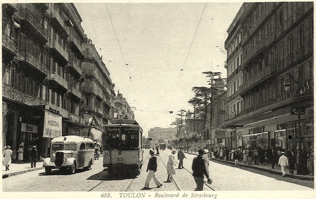 Toulon 688 tramway.jpg